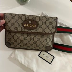 NEO VINTAGE GG SUPREME BELT BAG